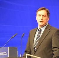 Bild vergrößern:Der Ministerpräsident des Landes Niedersachsen und Parteivorsitzende der Landes-CDU, David McAllister MdL bei seinem Grusswort an die Delegierten der Jungen Union Deutschlands
