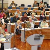 Bild vergrößern:Blick in den Ratssaal beim Magdeburger Seniorenforum 2010 an dem auch Vertreter der Ratsfraktion CDU/BfM und der Senioren Union teilgenommen haben. 