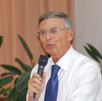 Bild vergrößern:CDU-Innenexperte und Vorsitzende des Innenausschusses des Deutschen Bundestages, Wolfgang Bosbach MdB, bei seinem Referat im Roncalli-Haus