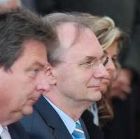 Bild vergrößern:Dr. Sabine Dutschko (Paritätischer), Minister Dr. Reiner Haseloff und Oberbürgermeister Dr. Trümper am Rande der Veranstaltung zum zwanzigjährigen Bestehen des Magdeburger Förderkreises krebskranker Kinder e.V. (v.r.n.l.)