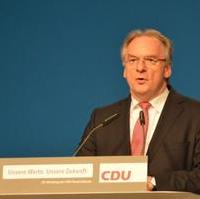 Bild vergrößern:Mit dem viertbesten Ergebnis aller 29 Kandidaten wurde Ministerpräsident Dr. Reiner Haseloff, am 06. Dezember beim Bundesparteitag, erneut zum Beisitzer in den CDU-Bundesvorstand gewählt. 