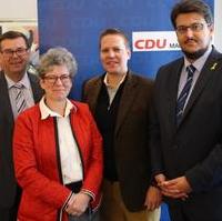 Bild vergrößern:Der wiedergewählte geschäftsführende Kreisvorstand der CDU Magdeburg mit Klaus-Dieter Theise (Schatzmeister), Ministerin Anne-Marie Keding (stellv. Vorsitzende), Tino Sorge MdB (stellv. Vorsitzender) und Tobias Krull MdL (Vorsitzender) (v.l.n.r.)