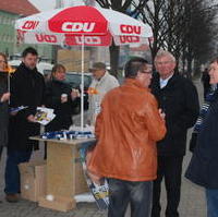 Bild vergrößern:Hier einer der zahlreichen Infostände der Union aus Anlass der Landtagswahl 2011