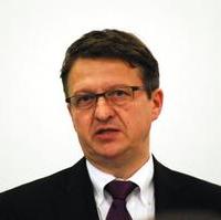 Bild vergrößern:Landtagspräsident Detlef Gürth MdL spricht als Präsident der Europäischen Bewegung Sachsen-Anhalt bei einer Veranstaltung zur Europawahl 2014