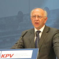 Bild vergrößern:Der Bundesvorsitzende der Kommunalpolitischen Vereinigung der CDU/CSU Peter Götz MdB bei einer Veranstaltung in Berlin