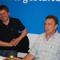 Bild vergrößern:Der Landesvorsitzende der Jungen Union Sven Schulze und der CDU-Landesgeschäftsführer Bernd Reisener am Rande einer Veranstaltung (v.l.n.r.)
