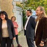 Bild vergrößern:Die Bildungsministerin Eva Feußner (g.l.) besuchte am 27. Oktober die Villa Wertvoll.
