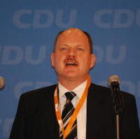 Bild vergrößern:Der CDU-Landesvorsitzende Thomas Webel spricht beim CDU-Landesparteitag zum Thema -20 Jahre CDU - Unser Weg zur Sachsen-Anhalt-Partei- 