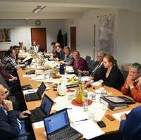 Bild vergrößern:Die Mitglieder der Fraktion CDU/Bund für Magdeburg bei ihrer Vorbereitung auf die März-Stadtratssitzung