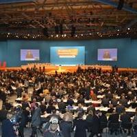 Bild vergrößern:1000 Delegierte, 1000 Gäste und hunderte Journalisten und ein voller Saal beim 27. Bundesparteitag der CDU Deutschlands