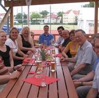 Bild vergrößern:Einige der Teilnehmer des Sommergrillens des CDU-Ortsverbandes Ostelbien