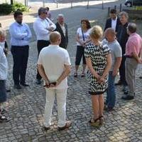 Bild vergrößern:Besuch der CDU/FDP/Bund für Magdeburg Ratsfraktion im Stadtteil Sudenburg am 29. Mai. Stadtrat Michael Hoffmann erläuterte den anwesenden Stadträten die positiven und negativen Seiten des Stadtteils. 
