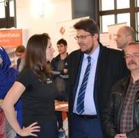 Bild vergrößern:Im Gespräch bei der Eröffnung der Engagement-Messe im Magdeburger Rathaus am 26. April Karolin Reinhold (Arbeiterkind.de), CDU-Kreisvorsitzender Tobias Krull MdL und der Vorsitzende der Ratsfraktion CDU/FDP/Bund für Magdeburg Wigbert Schwenke (v.l.n.r.)