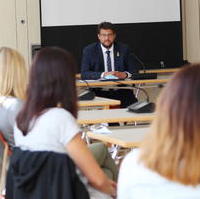 Bild vergrößern:Am 09.09. traf der Magdeburger Landtagsabgeordnete Tobias Krull Studentinnen und Studenten der FH zum Gespräch im Landtag