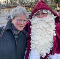 Bild vergrößern:Landtagsvizepräsidentin Anne-Marie Keding zu Gast beim Weihnachtsmarkt der Düppler Mühle am 09. Dezember. 