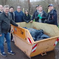 Bild vergrößern:Mitglieder des CDU-Ortsverbandes Südost nach der erfolgreichen Putzaktion am 30. März 2023.