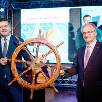 Bild vergrößern:Der Spitzenkandidat Sven Schulze und Ministerpräsident Dr. Reiner Haseloff MdL bei der Landesvertreterversammlung am 01. November in Oschersleben (v.l.n.r.)