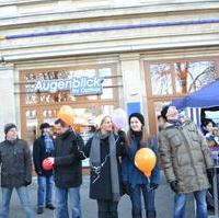 Bild vergrößern:Viele Vertreter der CDU Magdeburg beteiligten sich an der Menschenkette zu Meile der Demokratie. Hier im Bild der 