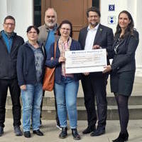 Bild vergrößern:Übergabe einer 1.200 Euro Spende an den Verein Schwerstkranker Kinder und ihrer Eltern e.V.