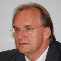 Bild vergrößern:Der Minister für Wirtschaft und Arbeit des Landes Sachsen-Anhalt Dr. Reiner Haseloff bei einer Veranstaltung der kommunalpolitischen Vereinigung der CDU