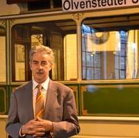 Bild vergrößern:MVB-Geschäftsführer a.D. Klaus Regener bedankt sich bei seinen Mitarbeitern und Wegbegleitern für die vergangenen Jahre.