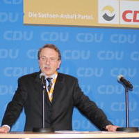 Bild vergrößern:Als Vorsitzender der CDU-Landtagsfraktion gibt Jürgen Scharf MdL seinen Bericht beim 19. CDU-Landespartietag 