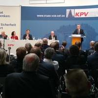 Bild vergrößern:Sitzung der Kommunalpolitischen Vereinigung der CDU und CSU u.a. mit dem Bundesinnenminister Dr. Thomas de Maiziére MdB und dem KPV-Bundesvorsitzenden Ingbert Liebing MdB.