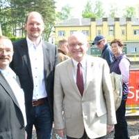 Bild vergrößern:Fraktionsvorsitzender Wigbert Schwenke MdL, Wolmirstedts Bürgermeister Martin Stichnoth und der Landrat des Landkreises Börde Hans Walker bei der Saisoneröffnung des Schiffshebewerkes Rothensee (v.l.n.r.)