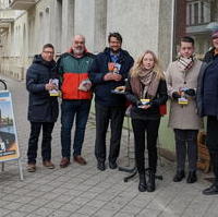 Bild vergrößern:Am Samstag, den 02. April, startete der erste Infostand um 8 Uhr in der Arndtstraße. 