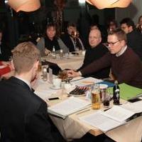 Bild vergrößern:Die Mittelstandsvereinigung, die Frauen Union und die Junge Union bei einer gemeinsamen Beratung zum Kommunalwahlprogramm der CDU Magdeburg