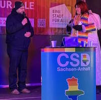 Bild vergrößern:Tobias Krull MdL bei einer Veranstaltung des CSD Sachsen-Anhalt am 18. Januar 2025.