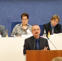 Bild vergrößern:Der Vorsitzende der Fraktion CDU / Bund für Magdeburg, Wigbert Schwenke MdL, bei seiner Rede zur Haushaltsdebatte im Magdeburger Stadtrat
