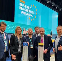 Bild vergrößern:Vertreter der CDU Sachsen-Anhalt mit dem EVP-Vorsitzenden Manfred Weber (2.v.r.) beim Bundesparteitag.