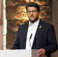 Bild vergrößern:Tobias Krull beim Kandidatenforum der Landeshauptstadt aus Anlass der anstehenden OB-Wahlen