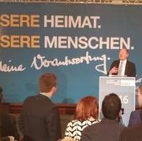 Bild vergrößern:Der CDU-Landesvorsitzende Thomas Webel spricht am Wahlabend auf der Wahlparty