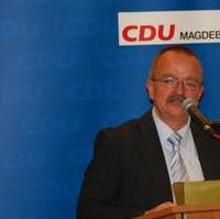 Bild vergrößern:Der Vorsitzende der Fraktion CDU/Bund für Magdeburg, Wigbert Schwenke MdL, bei seiner Rede zur Arbeit der Stadtratsfraktion und zur kommenden Kommunalwahl 