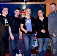 Bild vergrößern:Die Mannschaft der Jungen Union beim BowlingCup der Landeshauptstadt Magdeburg.