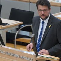 Bild vergrößern:Der CDU-Kreisvorsitzende Tobias Krull MdL bei einer seiner Landtagsreden