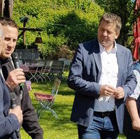 Bild vergrößern:Diskussionsrunde beim Wahlkampfauftakt der südlichen Wahlkreise