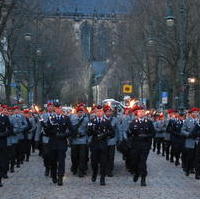 Bild vergrößern:Ausmarsch der Teilnehmer der Serenade