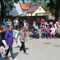 Bild vergrößern:Generationenparty im Bürgerhaus Alte Schule Salbke welche von Studierenden der Hochschule Magdeburg-Stendal (FH) organisiert wurde.