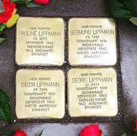 Bild vergrößern:Diese Stolpersteine in Erinnerung der Geschwister Lippmann als NS-Opfer wurden am 08. Mai verlegt. 