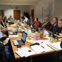Bild vergrößern:Die Fraktion CDU / Bund für Magdeburg bei der Vorbereitung der Stadtratssitzung.