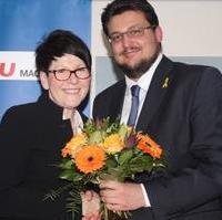 Bild vergrößern:Nach ihrer erfolgreichen Nominierung: die CDU Oberbürgermeisterkandidatin Edwina Koch-Kupfer MdL und der CDU-Kreisvorsitzende Tobias Krull 