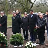 Bild vergrößern:Kranzniederlegung zum 73. Jahrestag der Zerstörung Magdeburg durch alliierten Bomberangriffe am 16. Januar 1945.