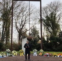Bild vergrößern:Bei der Gedenkveranstaltung in Erinnerung an die Bomberangriffe auf Magdeburg am 16. Januar 1944 sprach der der Landesvorsitzende des Volksbundes Dieter Steinecke. 