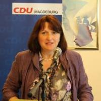 Bild vergrößern:Die stellv. CDU-Landesvorsitzende Heike Brehmer bei ihrem Rede vor der Wahlversammlung zur Bestimmung der CDU-Kandidatin/des CDU-Kandidaten für den Bundestagswahlkreis 69
