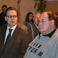 Bild vergrößern:Bundestagskandidat Tino Sorge und Ortverbandsvorsitzender Olvenstadt Rüdiger Jeziorski (v.l.n.r.) beim Neujahrsempfang des Düppler Mühlenvereins e.V.