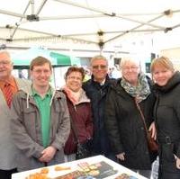 Bild vergrößern:Einige Teilnehmer des CDU-Infostandes anlässlich des 1. Mai auf dem Alten Markt 