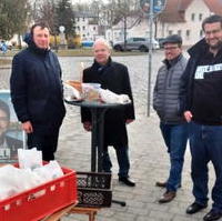 Bild vergrößern:Der Infostand in Ottersleben startete am Sonntag, den 03. April, bereits um 7:30 Uhr.  